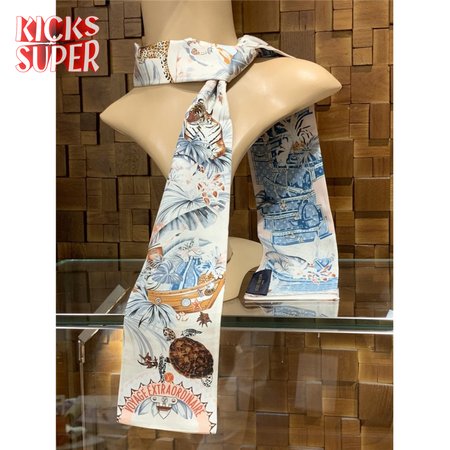 Voyage Extraordinaire silk scarf white